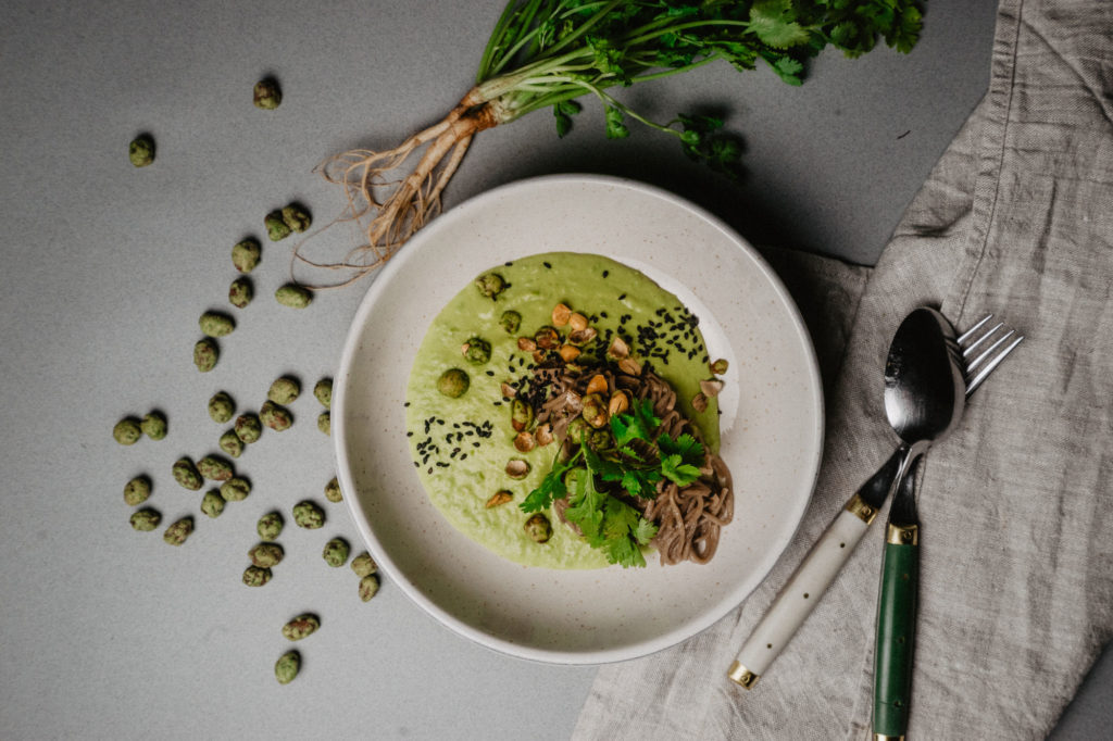 Frühlings-Kartoffelsalat mit Radieschen, Erbsen und Senf-Dill-Dressing ...