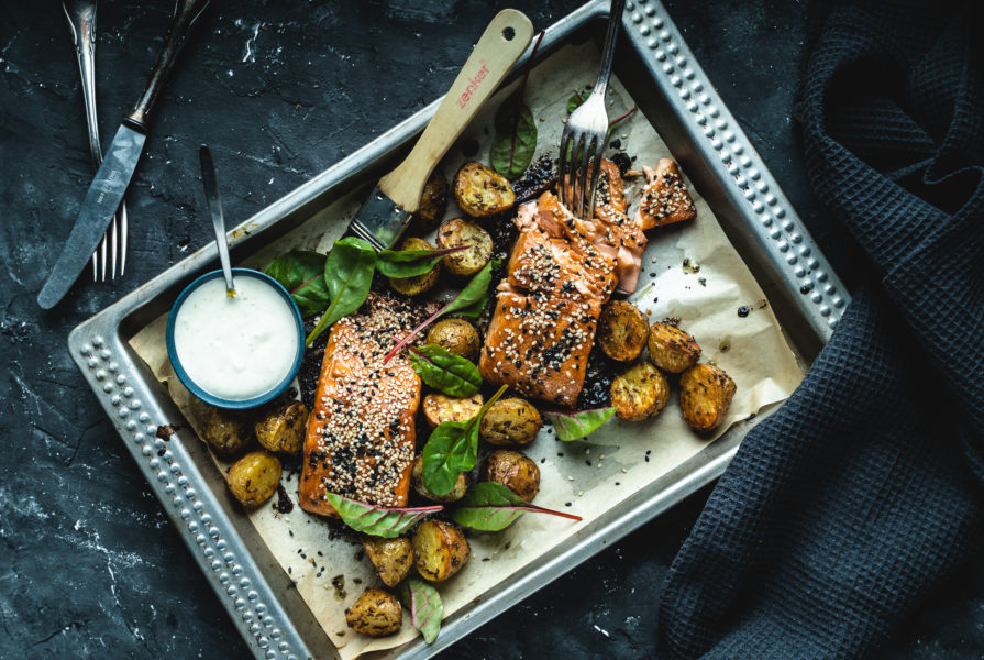 Asiatischer Lachs mit Gewürz-Kartoffeln und Zitronencreme | CUDDLING ...