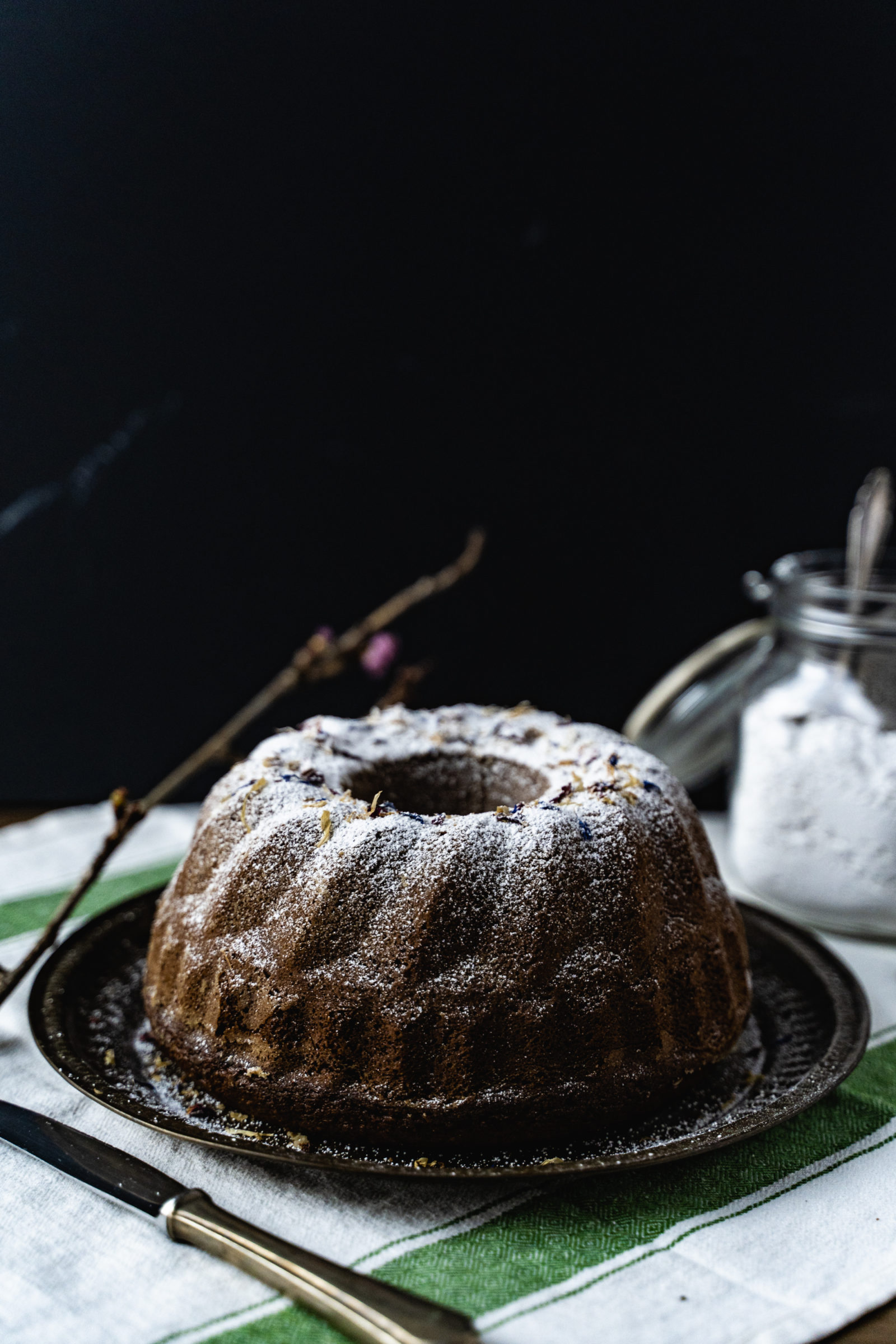 Bananabread mit Kardamom, Walnüssen und Schokolade | CUDDLING CARROTS