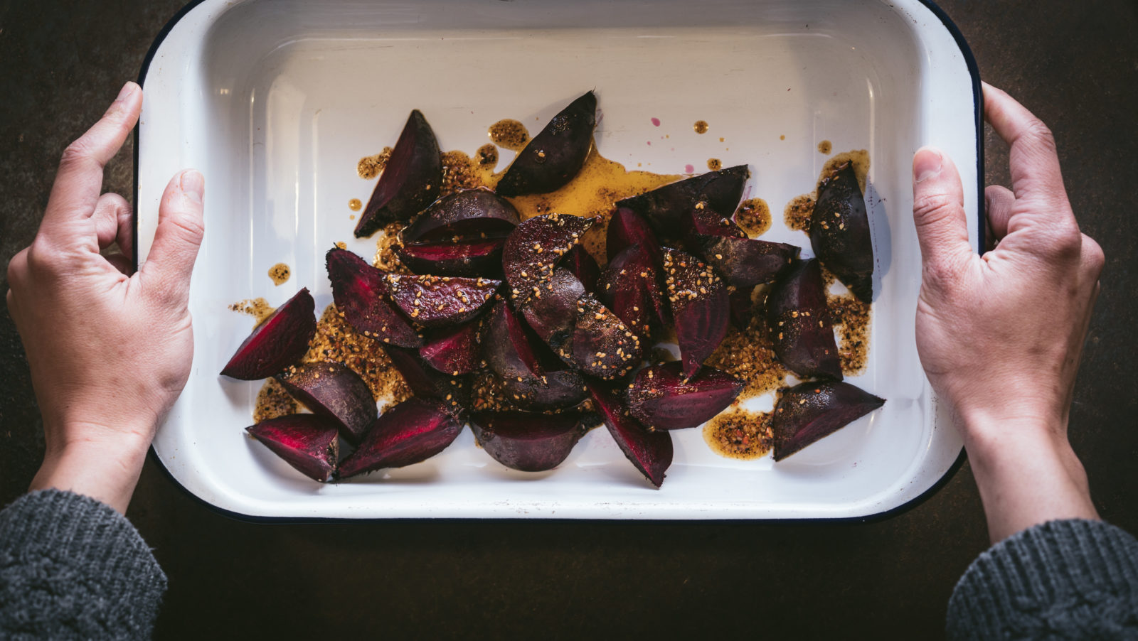 Geröstete rote Beete mit Dukkah, Tahinidressing und Bulgur | CUDDLING ...