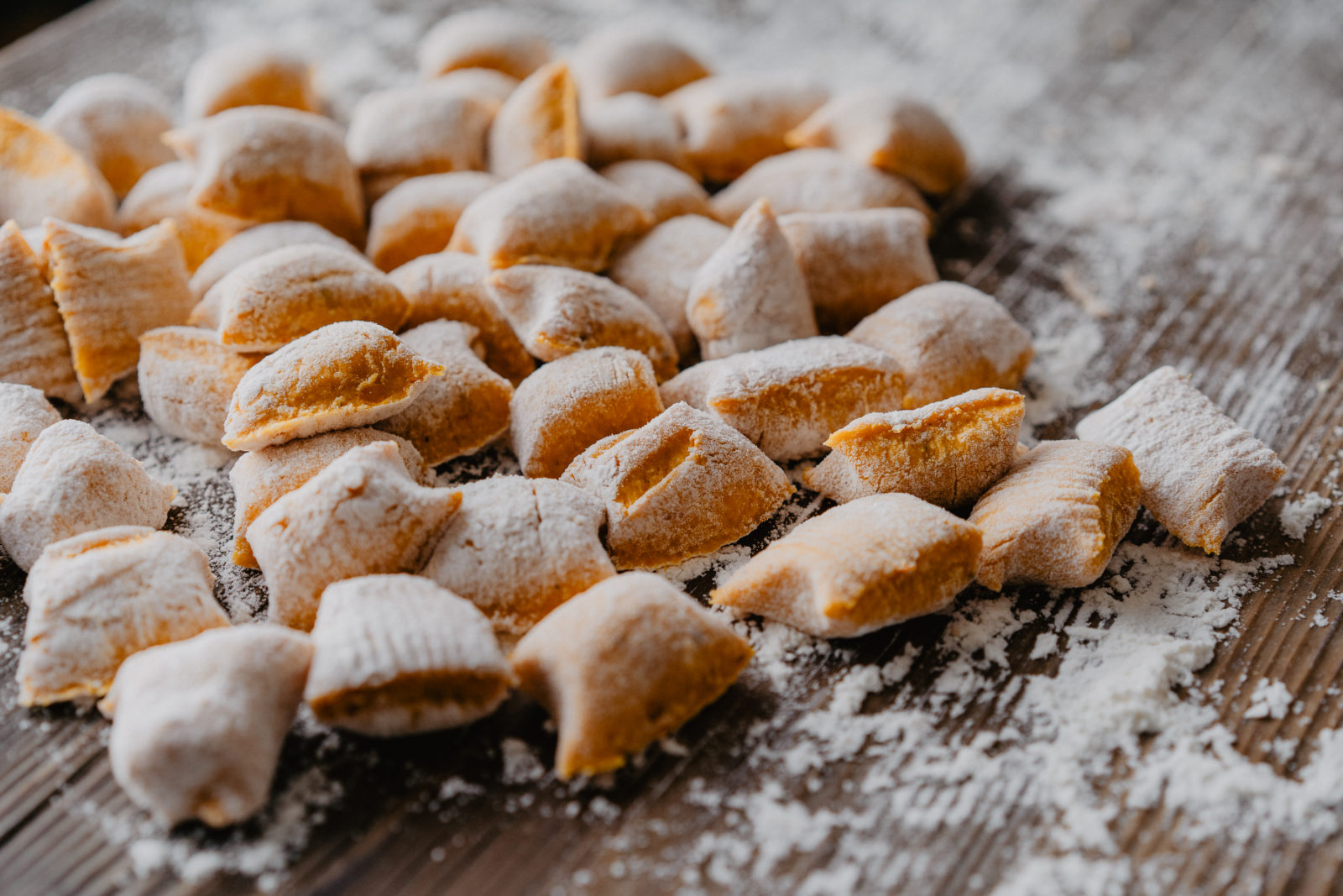 Kürbisgnocchi mit Apfel-Salbei-Butter | CUDDLING CARROTS